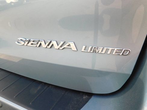 Used 2008 Toyota Sienna XLE Limited FWD image 5