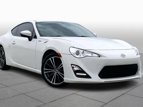 Used 2015 Scion FR-S image 3