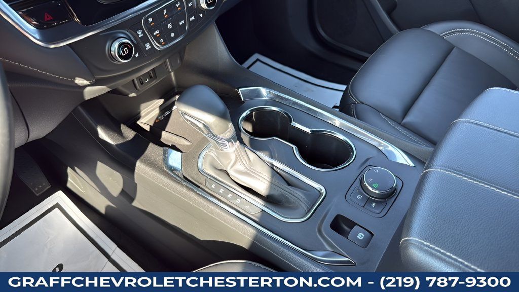 Used 2023 Chevrolet Traverse LT w/ Rear Camera Mirror Package AWD/4WD image 31