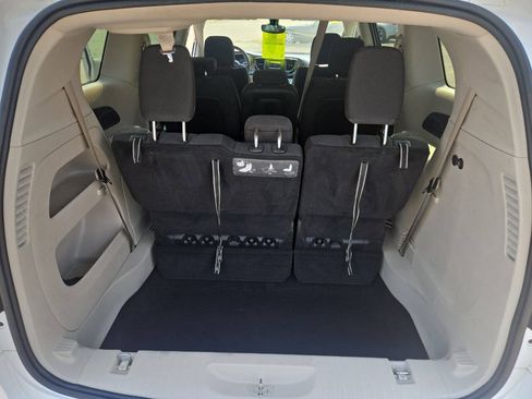 Used 2017 Chrysler Pacifica LX FWD image 26