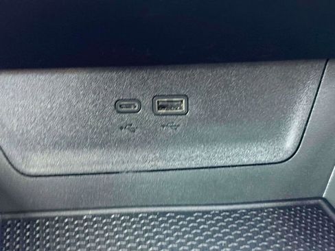 Used 2026 Chevrolet Equinox LT FWD image 32