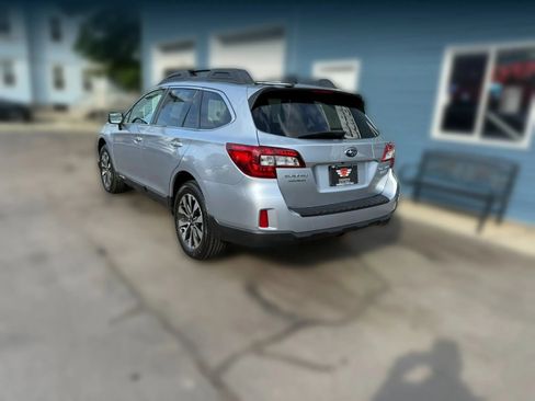 Used 2016 Subaru Outback 2.5i Limited AWD/4WD image 6