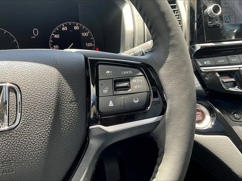 Used 2026 Honda Odyssey Elite image 12