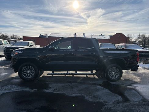 Used 2024 Chevrolet Colorado LT w/ LT Convenience Package III image 4