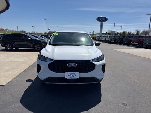 Used 2025 Ford Escape Active AWD/4WD image 8