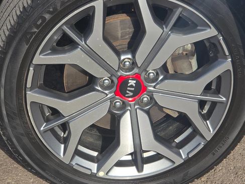 Used 2021 Kia Seltos SX w/ SX Sunroof Package image 9