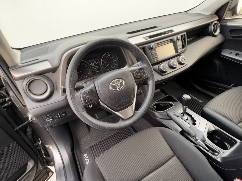 Used 2018 Toyota RAV4 LE w/ All Weather Liner Package FWD image 4