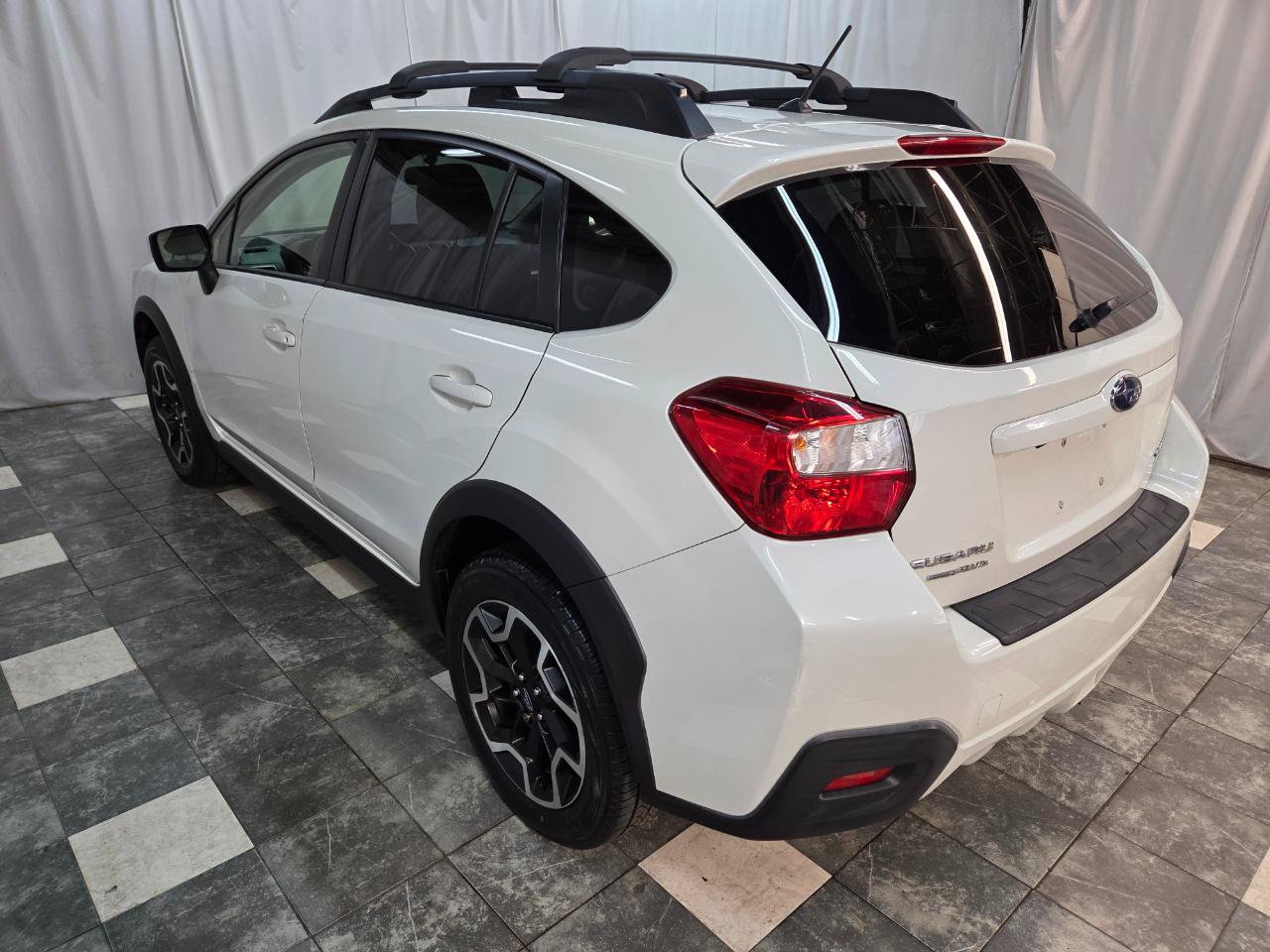 Used 2016 Subaru Crosstrek 2.0i Premium AWD/4WD image 6
