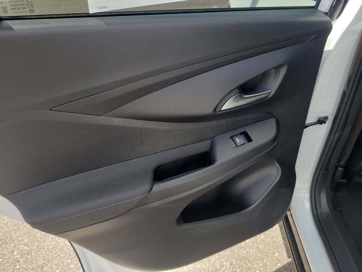 New 2026 Buick Envista Sport Touring w/ Convenience I Package FWD image 9