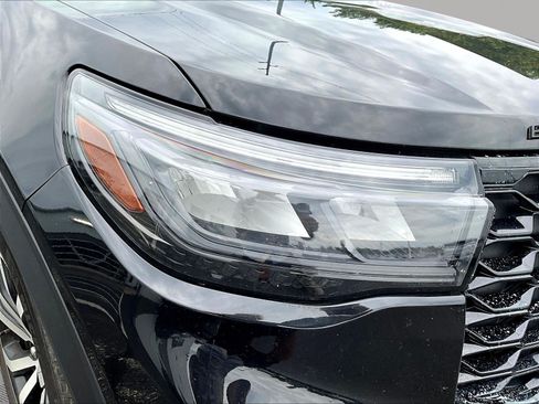 Used 2025 Ford Explorer ST-Line AWD/4WD image 31