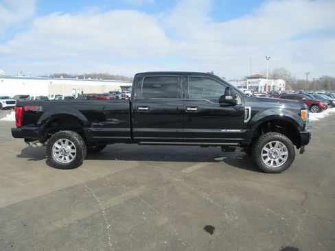 Used 2019 Ford F350 Limited image 3