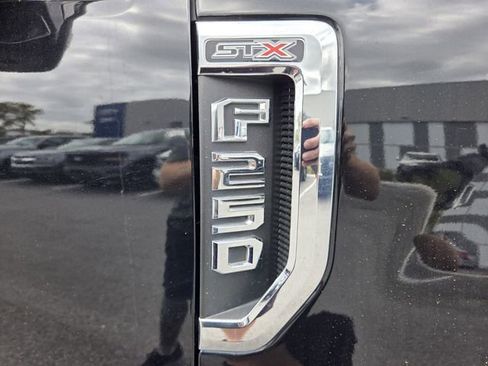 Used 2022 Ford F250 XL w/ STX Appearance Package image 18