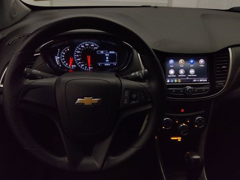 Used 2020 Chevrolet Trax LS FWD image 22
