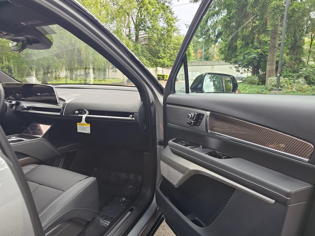 New 2027 Cadillac Vistiq Luxury AWD/4WD image 12