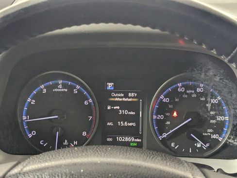 Used 2018 Toyota RAV4 XLE FWD image 16