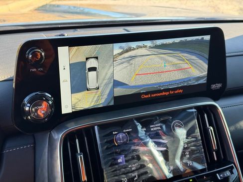 New 2025 Lexus LX 700h Luxury image 4