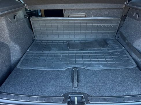 Used 2019 Volvo XC40 T5 Momentum image 18