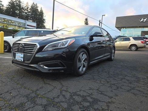 Used 2017 Hyundai Sonata Limited w/ Ultimate Package 02 image 3