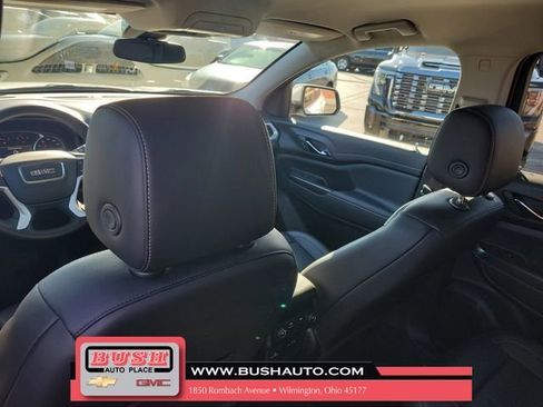 Used 2023 GMC Acadia SLT image 16
