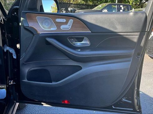 Used 2022 Mercedes-Benz GLE 350 4MATIC w/ Premium Package image 28