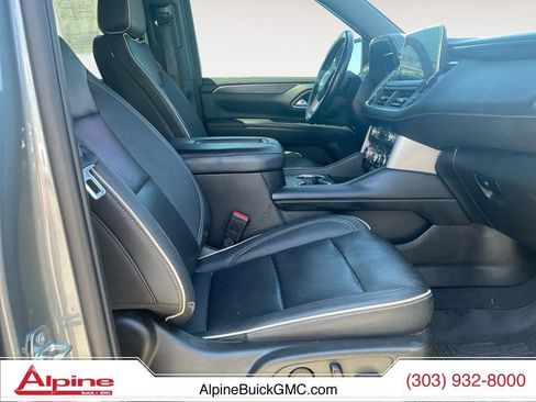 Certified 2022 GMC Yukon XL SLT w/ SLT Premium Package AWD/4WD image 15