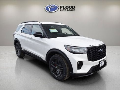 New 2026 Ford Explorer ST-Line w/ ST-Line Street Pack image 1