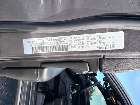 Used 2019 Jeep Grand Cherokee Altitude RWD image 33