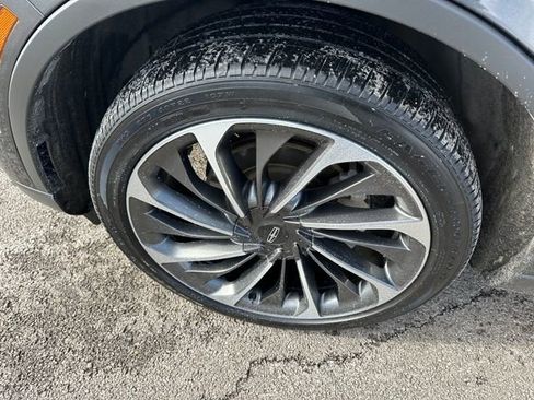 Used 2020 Lincoln Aviator Reserve w/ Equipment Group 202A image 8