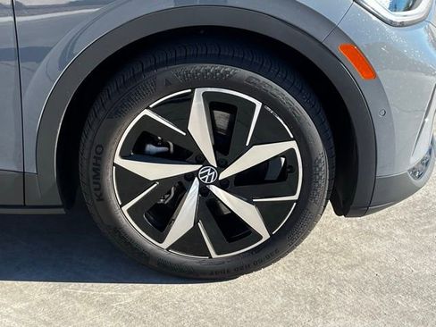 Used 2024 Volkswagen ID.4 Pro S image 6