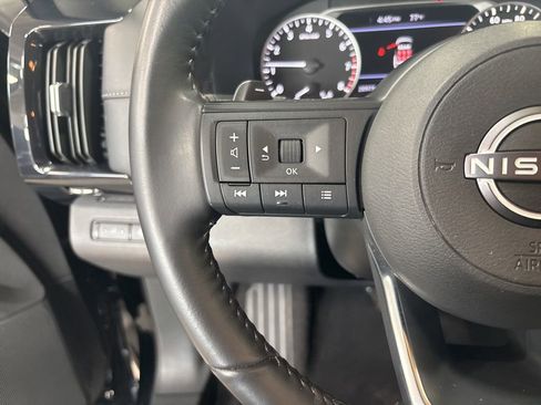 Used 2025 Nissan Pathfinder SV image 22