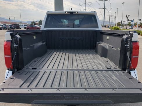 Used 2026 Toyota Tacoma TRD Off-Road AWD/4WD image 27