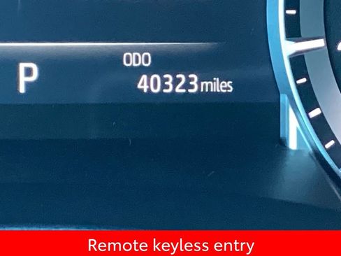 Used 2023 Toyota Highlander XLE image 5