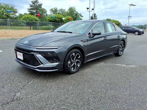 Used 2025 Hyundai Sonata SEL FWD image 9