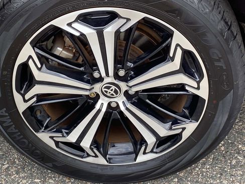 Used 2022 Toyota RAV4 XSE w/ Premium Package image 30