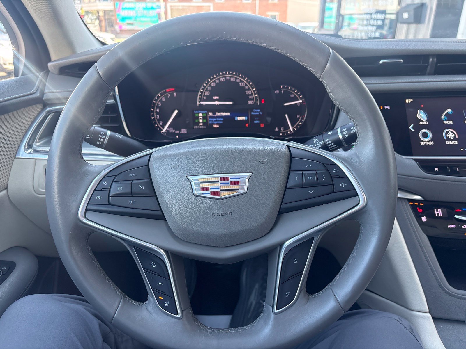Used 2017 Cadillac XT5 Premium Luxury FWD image 39