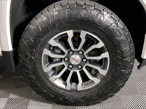 Used 2019 GMC Sierra 1500 AT4 w/ AT4 Premium Package image 11