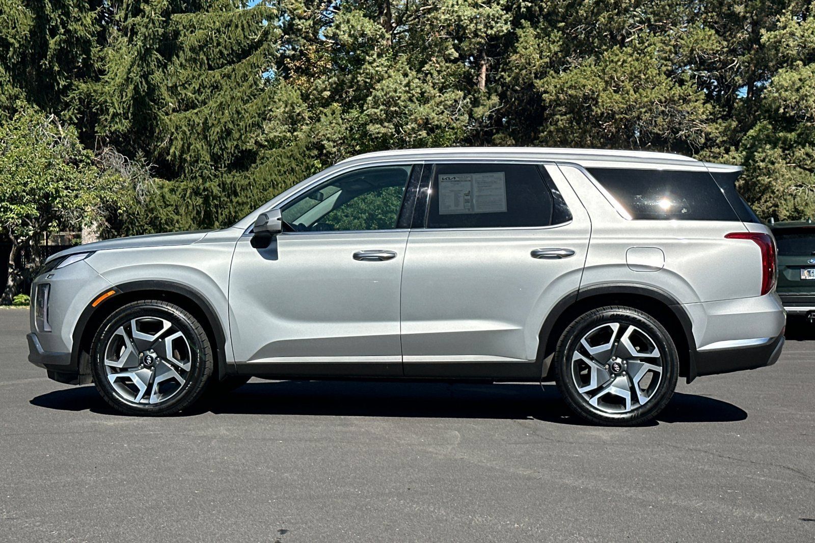 Used 2023 Hyundai Palisade Limited w/ Cargo Package AWD/4WD image 7