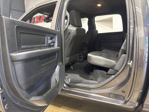 Used 2024 RAM 2500 Tradesman w/ Chrome Appearance Group AWD/4WD image 97