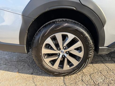 Used 2025 Subaru Outback Premium image 12