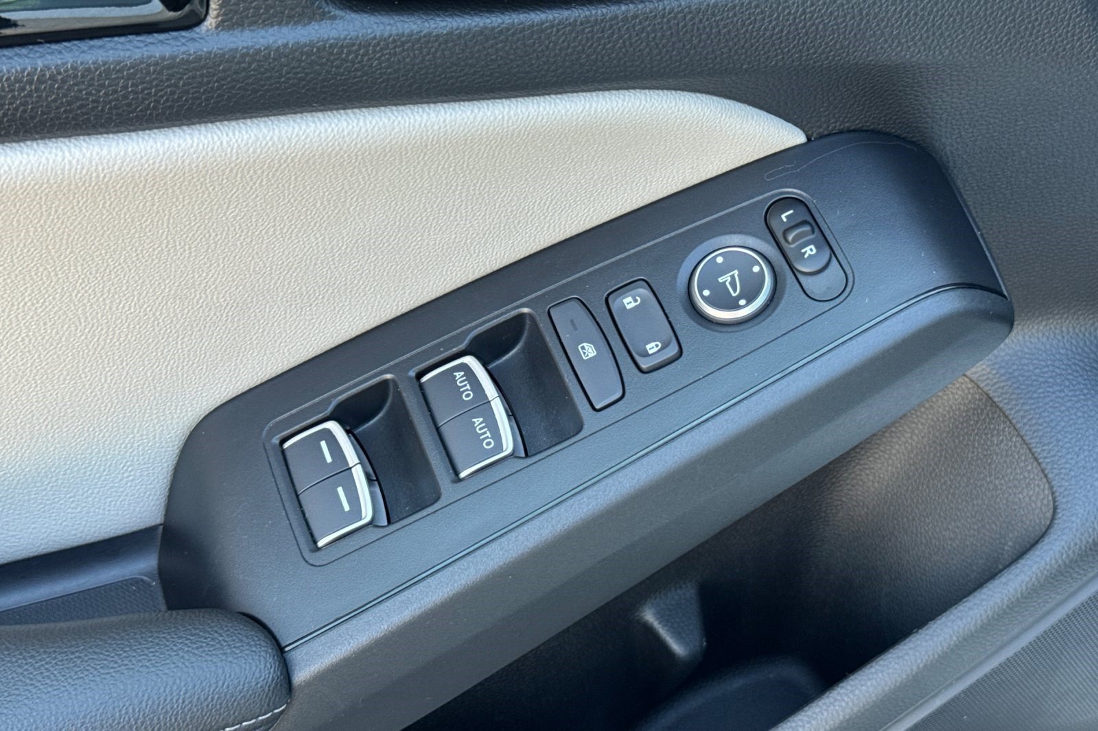 Used 2024 Honda Civic EX-L image 14