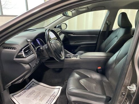 Used 2022 Toyota Camry XLE image 16