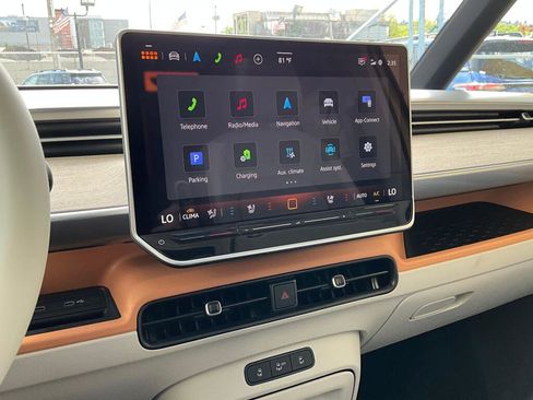 New 2025 Volkswagen ID. Buzz 1st Edition AWD/4WD image 19