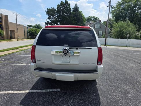 Used 2010 Cadillac Escalade ESV Platinum AWD/4WD image 4