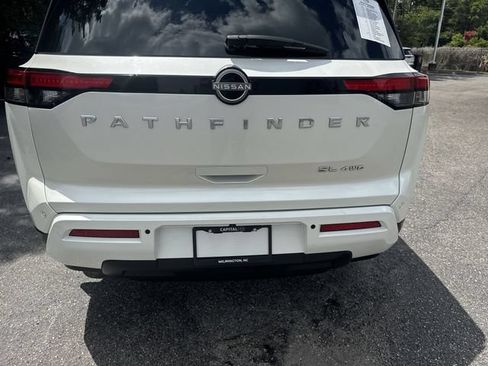 Used 2022 Nissan Pathfinder SL AWD/4WD image 37