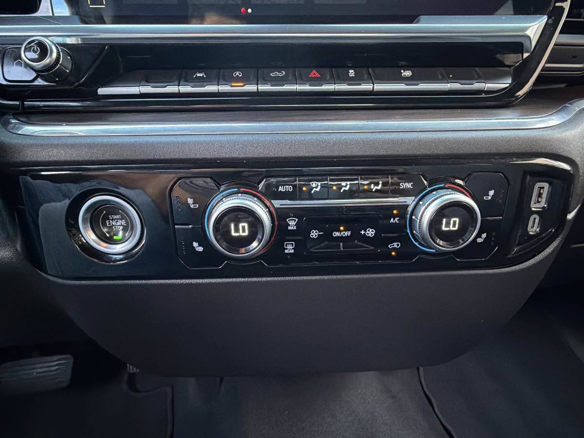 Used 2024 GMC Sierra 1500 SLT AWD/4WD image 30