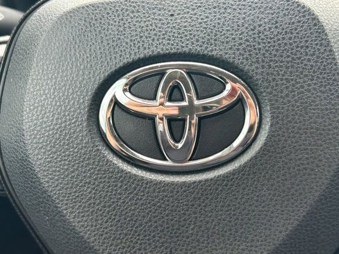 Used 2020 Toyota RAV4 XLE image 34