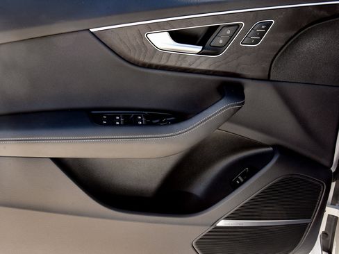 Certified 2023 Audi Q8 Premium Plus w/ Premium Plus Package image 22