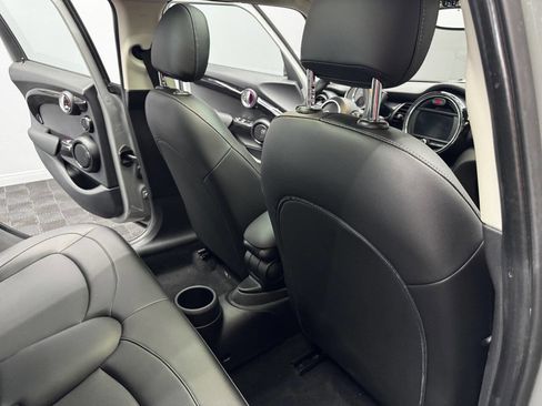 Used 2019 MINI Cooper 4-Door Hardtop w/ Premium Package image 47