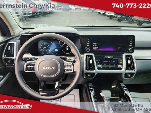 Used 2023 Kia Sorento SX AWD/4WD image 6