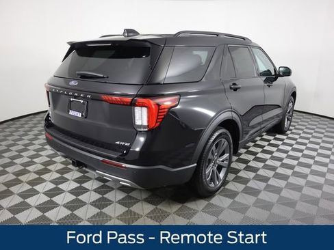 New 2026 Ford Explorer Active w/ Active Comfort Package image 3